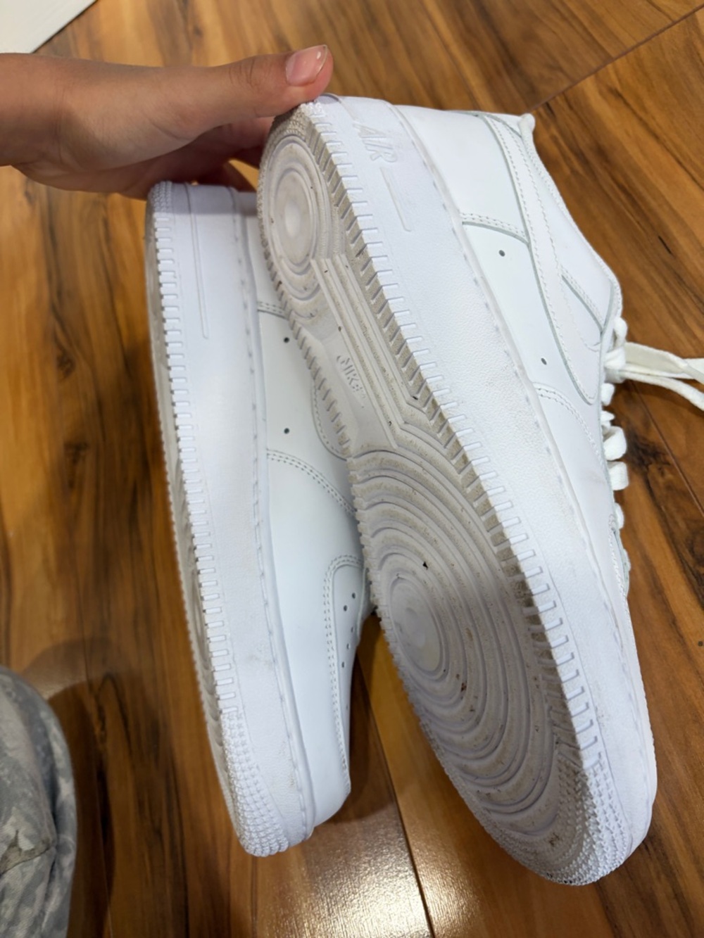 Nike Men’s White Low-Top Leather AF1/Air Forces-sneakers - Picture 7 of 11
